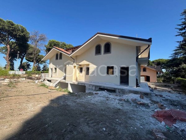 casa indipendente in vendita a Grottaferrata