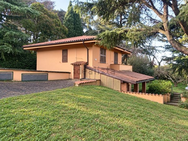 casa indipendente in vendita a Grottaferrata