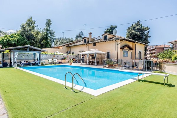 casa indipendente in vendita a Grottaferrata in zona Molara