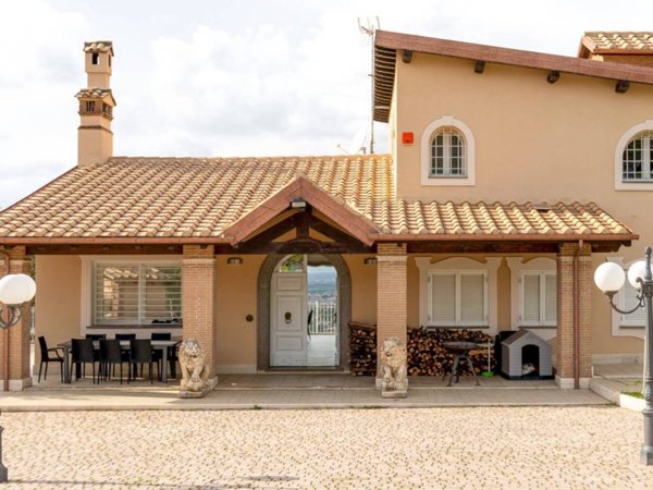 casa indipendente in vendita a Grottaferrata