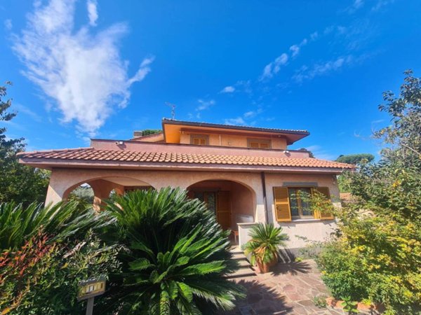 casa indipendente in vendita a Grottaferrata