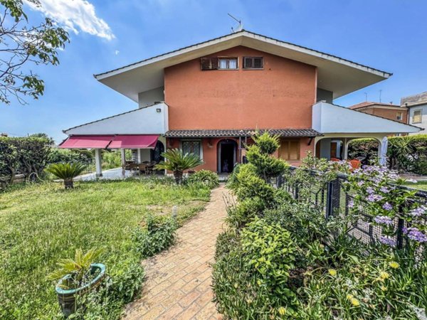 casa indipendente in vendita a Grottaferrata