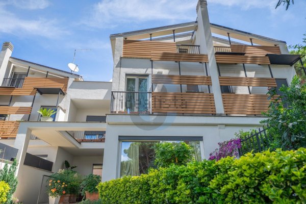casa indipendente in vendita a Grottaferrata