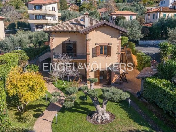 casa indipendente in vendita a Grottaferrata in zona Molara