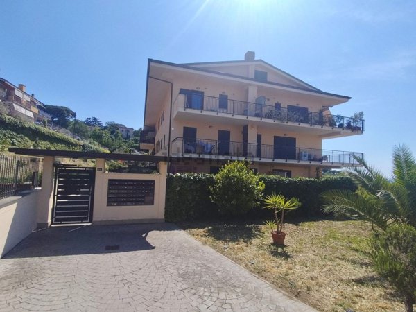 appartamento in vendita a Grottaferrata in zona Molara
