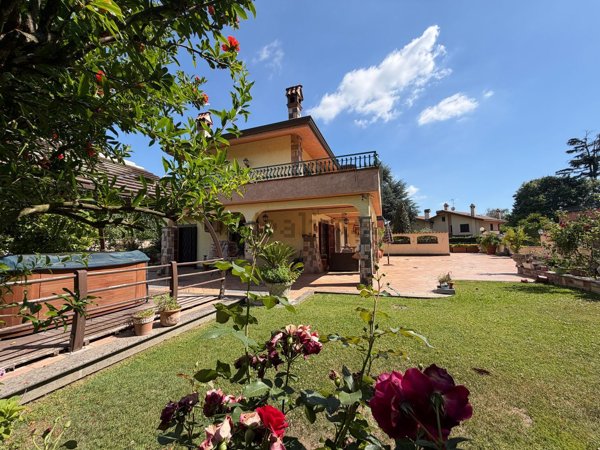 casa indipendente in vendita a Grottaferrata in zona Molara