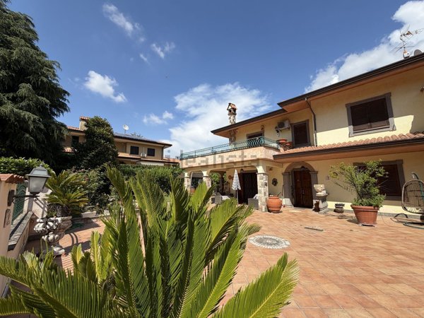 casa indipendente in vendita a Grottaferrata in zona Molara