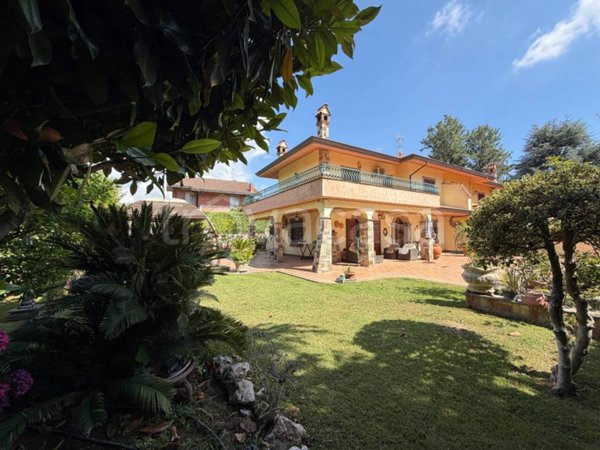 casa indipendente in vendita a Grottaferrata in zona Molara