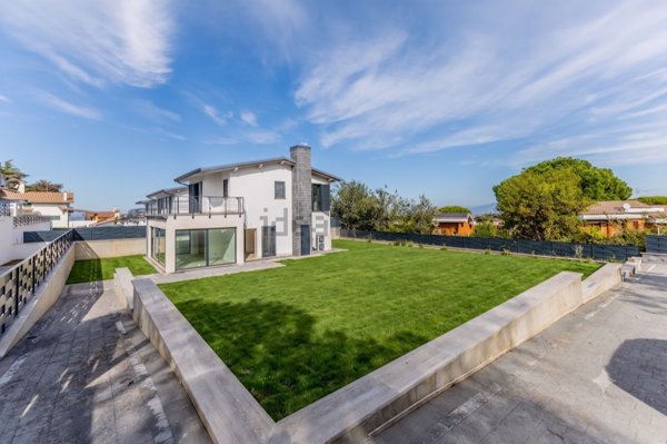 casa indipendente in vendita a Grottaferrata in zona Molara