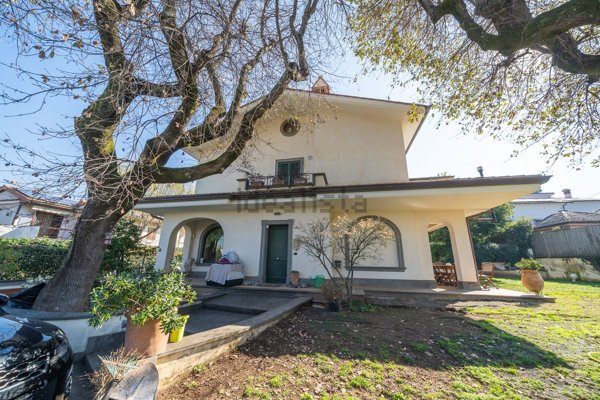 casa indipendente in vendita a Grottaferrata in zona Molara