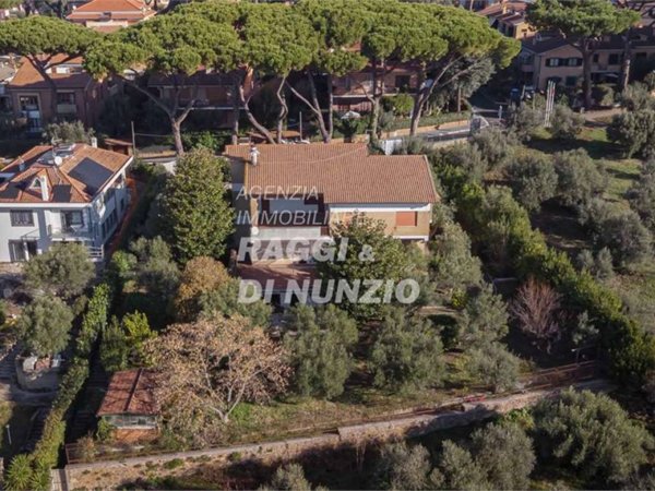 casa indipendente in vendita a Grottaferrata