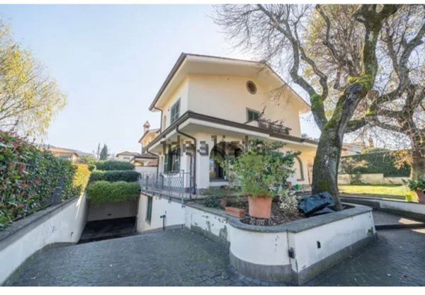 casa indipendente in vendita a Grottaferrata in zona Molara