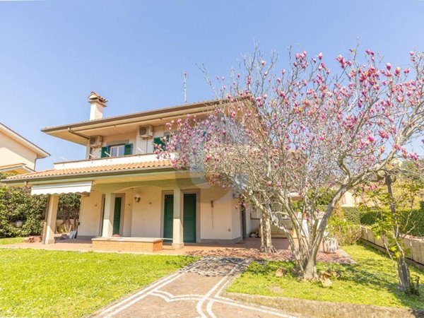 casa indipendente in vendita a Grottaferrata in zona Molara