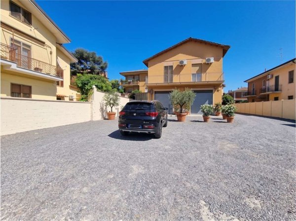 casa indipendente in vendita a Grottaferrata