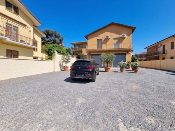 casa indipendente in vendita a Grottaferrata