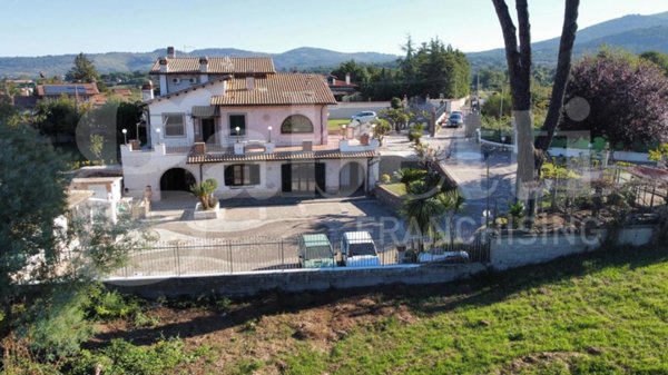 casa indipendente in vendita a Grottaferrata