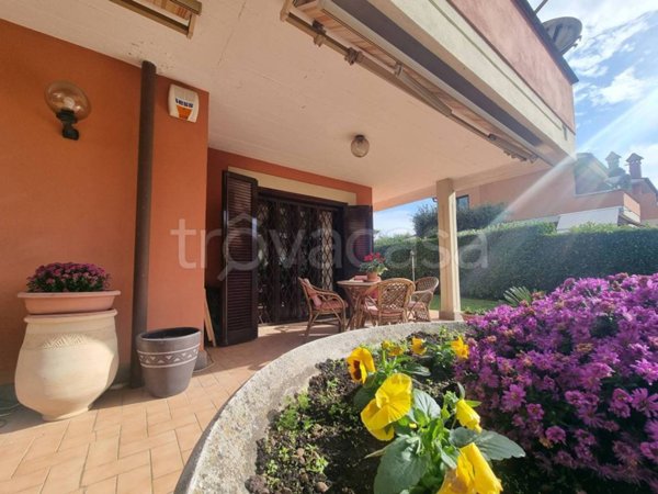 casa indipendente in vendita a Grottaferrata in zona Molara
