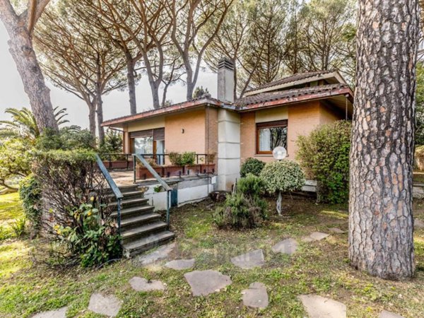 casa indipendente in vendita a Grottaferrata in zona Molara