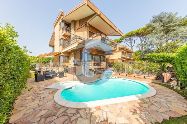 casa indipendente in vendita a Grottaferrata in zona Molara