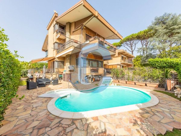 casa indipendente in vendita a Grottaferrata in zona Molara