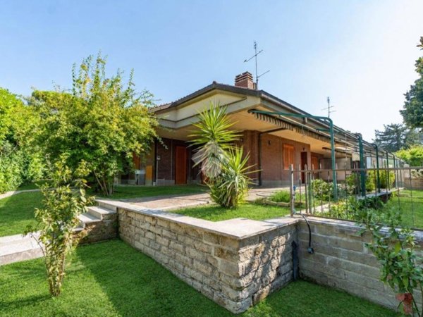 casa indipendente in vendita a Grottaferrata in zona Molara