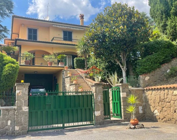 casa indipendente in vendita a Grottaferrata