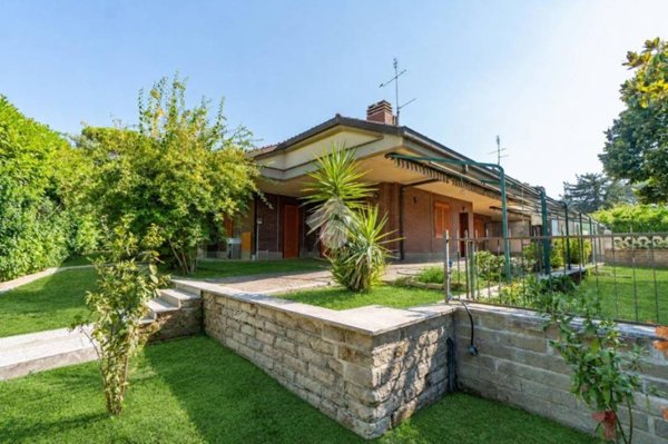 casa indipendente in vendita a Grottaferrata in zona Molara