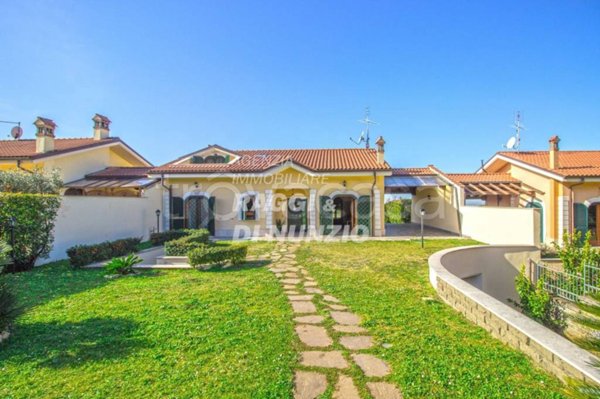 casa indipendente in vendita a Grottaferrata in zona Molara
