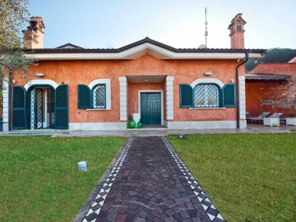 casa indipendente in vendita a Grottaferrata in zona Molara
