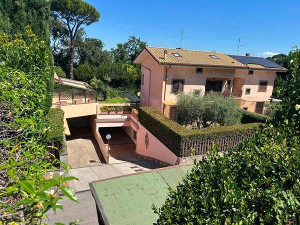 casa indipendente in vendita a Grottaferrata in zona Molara