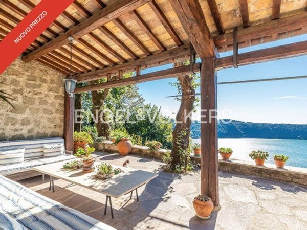 casa indipendente in vendita a Grottaferrata