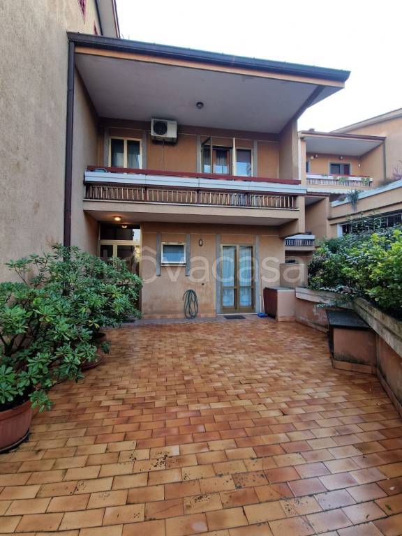 casa indipendente in vendita a Grottaferrata in zona Molara