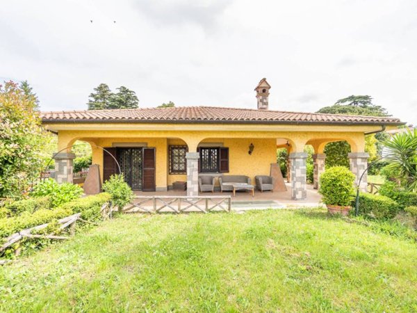 casa indipendente in vendita a Grottaferrata in zona Molara