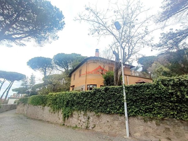 casa indipendente in vendita a Grottaferrata in zona Molara