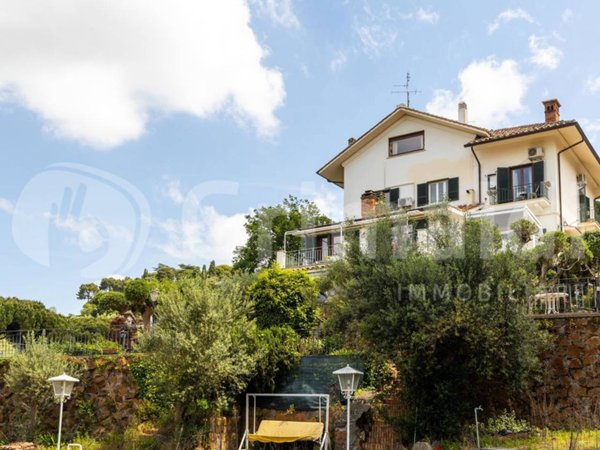 casa indipendente in vendita a Grottaferrata in zona Molara