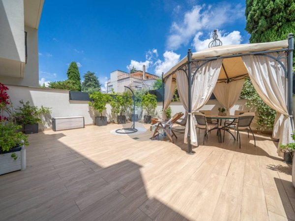 casa indipendente in vendita a Grottaferrata