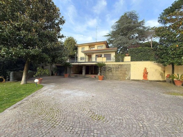 casa indipendente in vendita a Grottaferrata