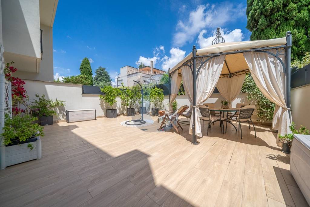 casa indipendente in vendita a Grottaferrata