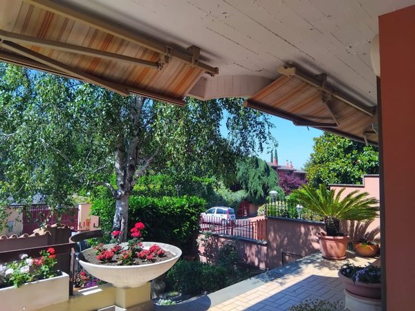 casa indipendente in vendita a Grottaferrata in zona Molara