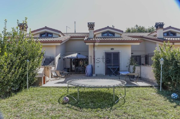 casa indipendente in vendita a Grottaferrata in zona Molara