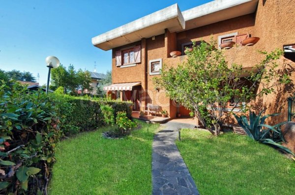 casa indipendente in vendita a Grottaferrata in zona Molara
