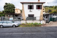 casa indipendente in vendita a Guidonia Montecelio in zona Guidonia