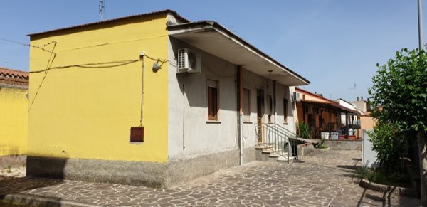 casa indipendente in vendita a Guidonia Montecelio in zona Villanova
