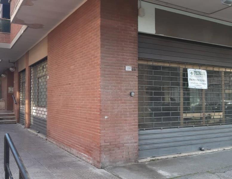 locale commerciale in vendita a Guidonia Montecelio in zona Colleverde