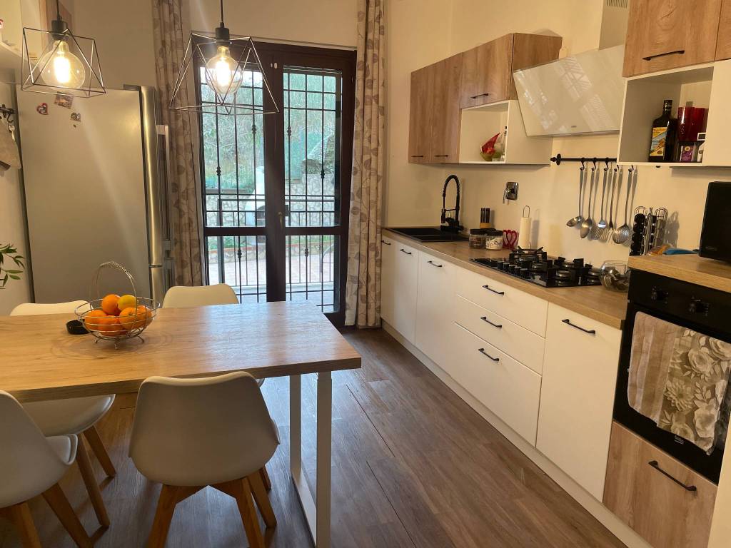 casa indipendente in vendita a Guidonia Montecelio in zona Marco Simone
