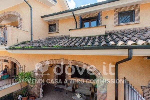 casa indipendente in vendita a Guidonia Montecelio in zona Pichini