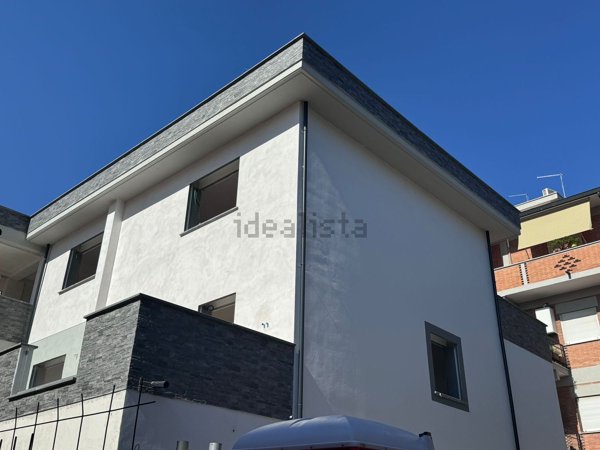 appartamento in vendita a Guidonia Montecelio in zona Guidonia