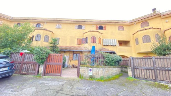 casa indipendente in vendita a Guidonia Montecelio in zona Colleverde
