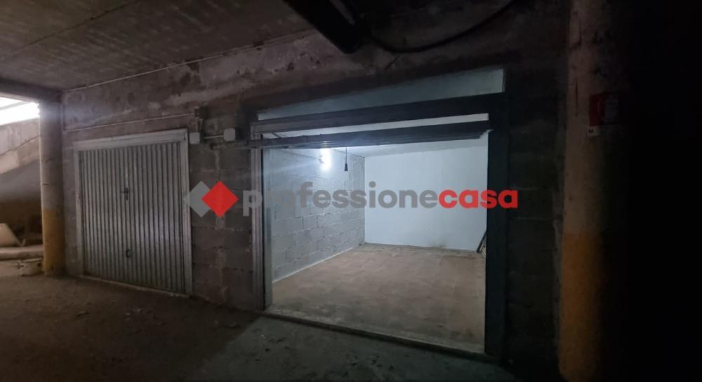 locale di sgombero in vendita a Guidonia Montecelio