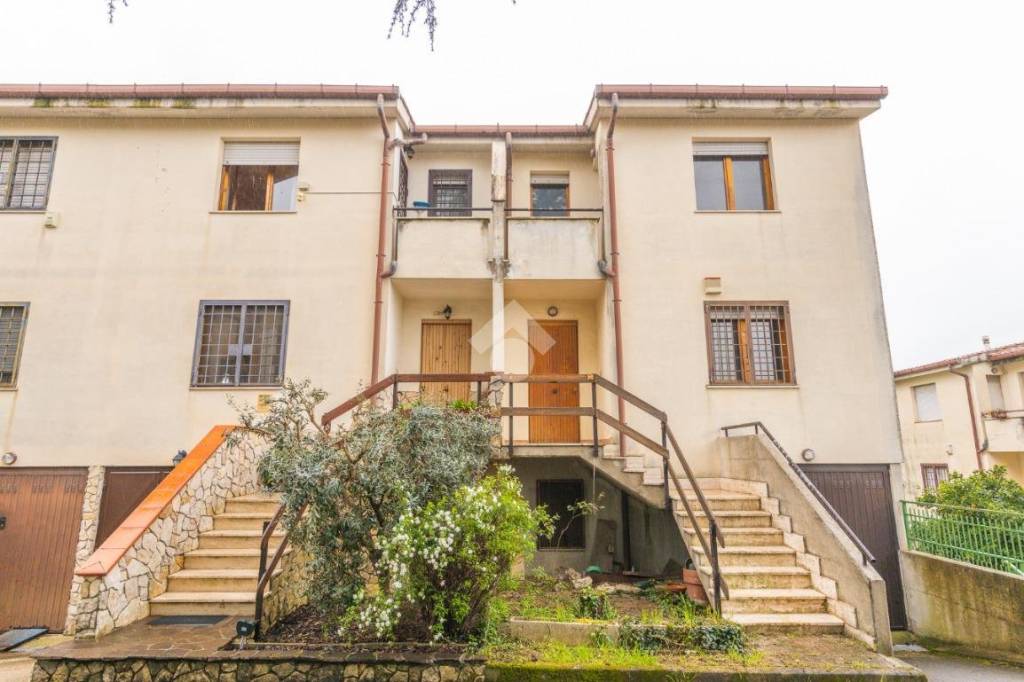 casa indipendente in vendita a Guidonia Montecelio